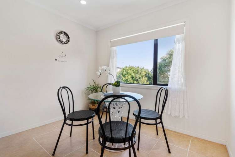 9/2 Swan Hill Drive Glen Eden_7