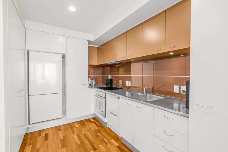 2G/20 Pakenham St East City Centre_3