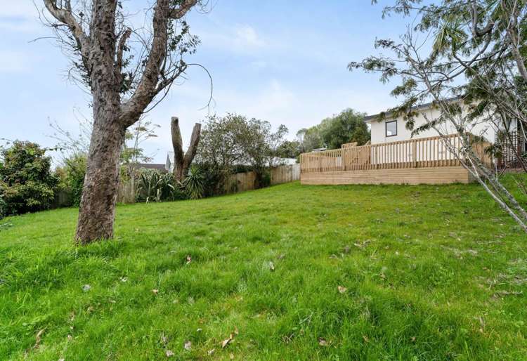 2/612 Beach Road Browns Bay_13