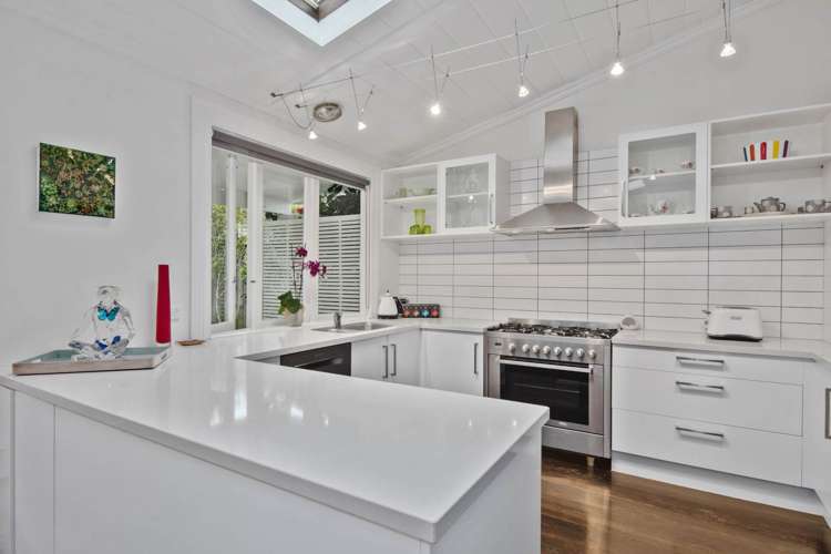 11 Shoal Bay Road Devonport_12