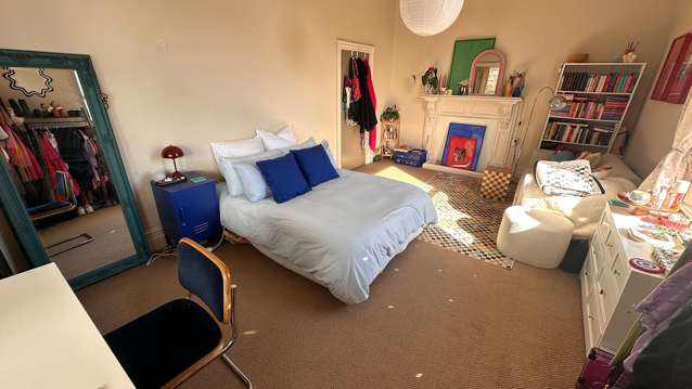 Massive rooms and Super sunny