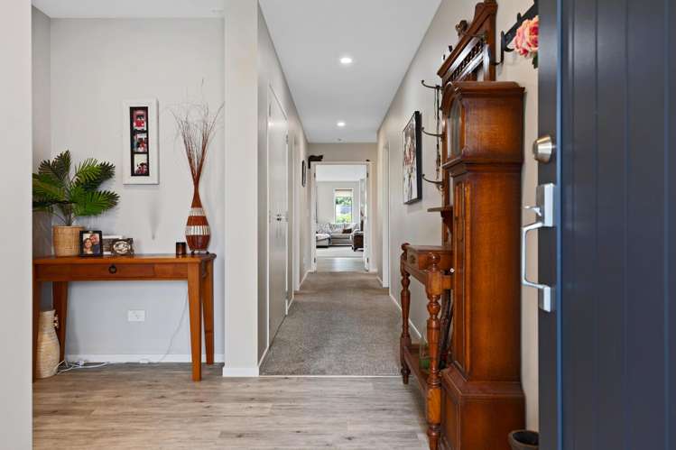 128 Puhirake Crescent Pyes Pa_17