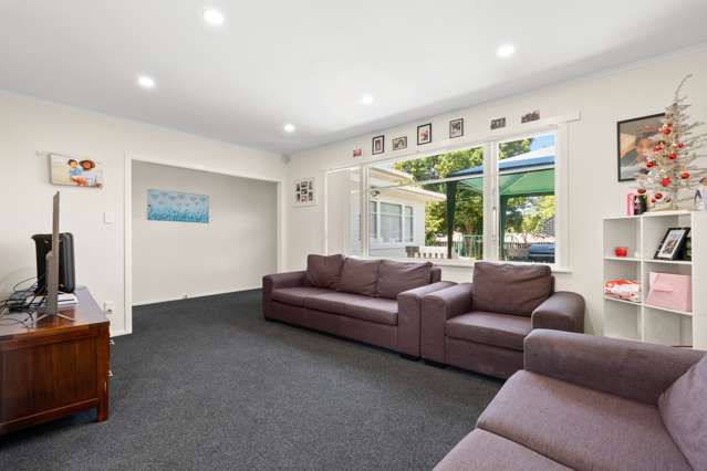 8 Williams Crescent Otara_2