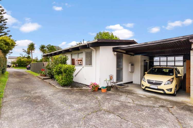 1/114a Kervil Avenue Te Atatu Peninsula_11