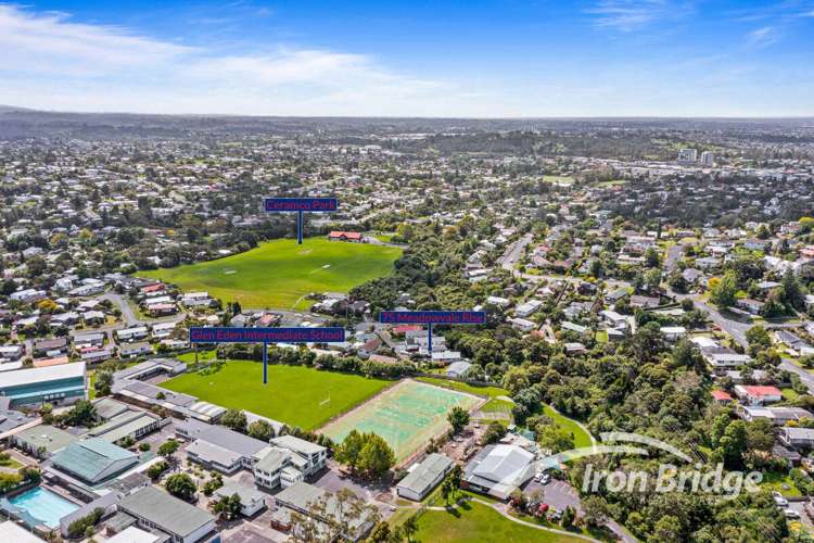 75 Meadowvale Rise Titirangi_11