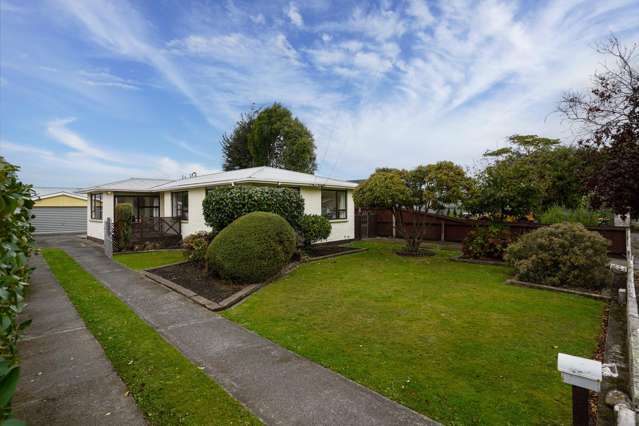 Lovely Home on Great Section!