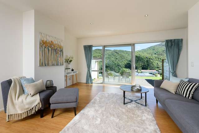 37 Saddleback Grove Karori_1