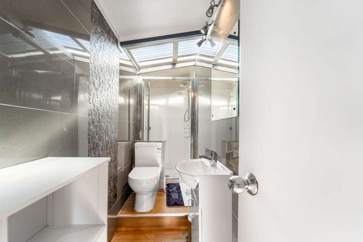 1 The Terrace Herald Island_13