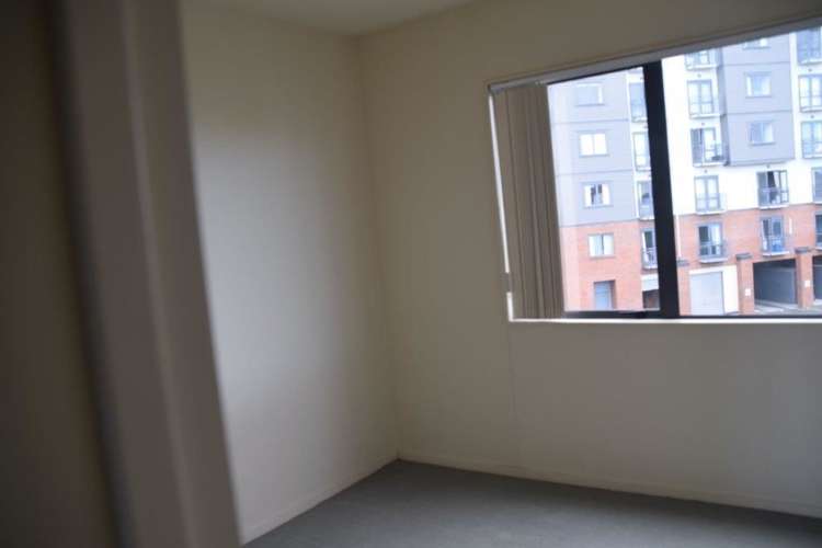 10/12 Crown Lynn Place New Lynn_9