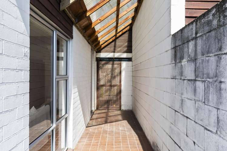 2/131 Rugby Street Merivale_10