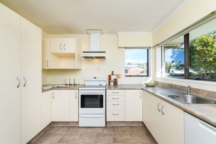 8 Heayns Place Feilding_13