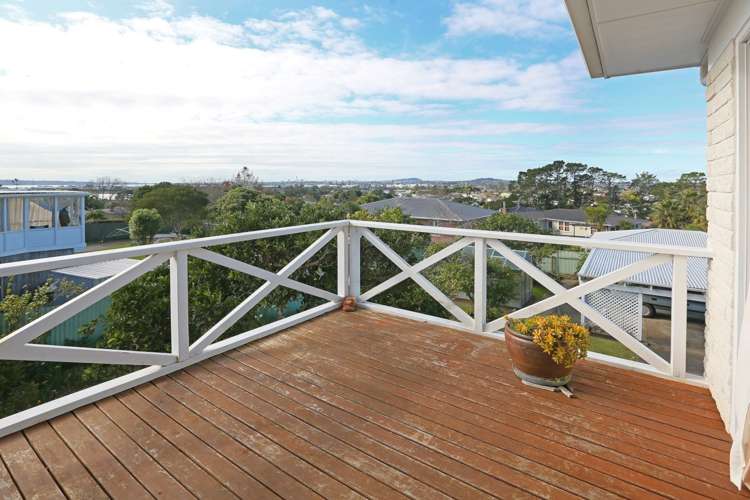 69 Tirimoana Road Te Atatu South_15