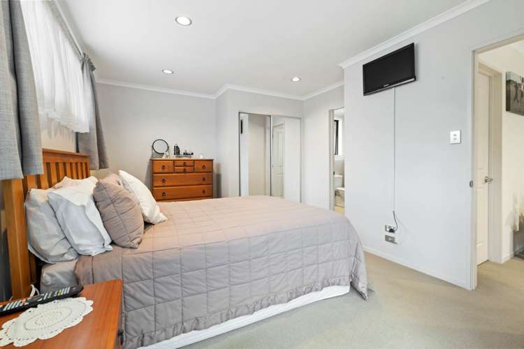 23 Zabeel Crescent Takanini_11