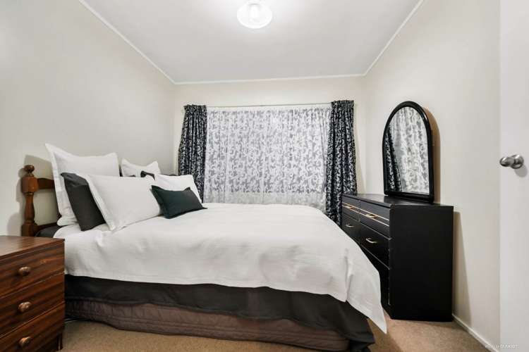 2 Tua Place Favona_15