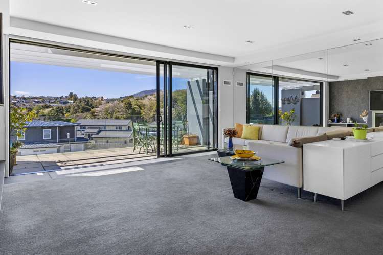 1/5 The Moorings Two Mile Bay_8