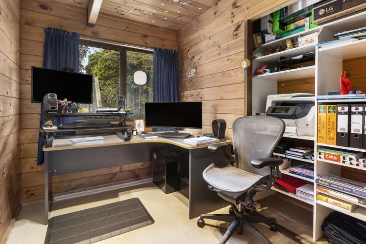 56 David Crescent Karori_13