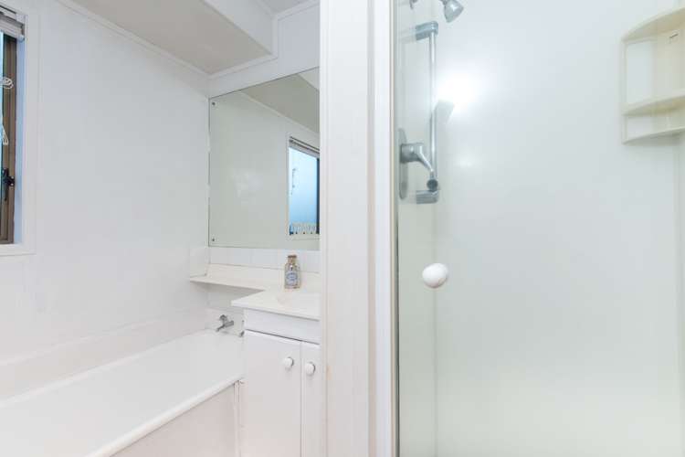 70 Hutchinsons Road Bucklands Beach_14