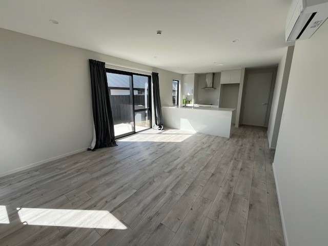 3 Finn Avenue 11103_3