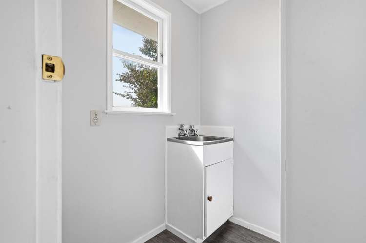 63 Pandora Avenue Sunnybrook_13