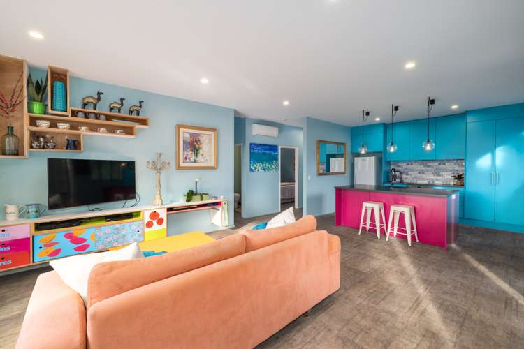 2/23 Main Road Redcliffs_8