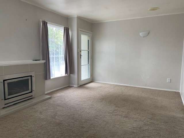 400 Murdoch Road West 10495_4