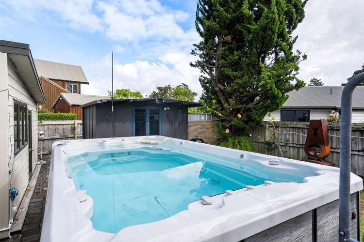2 Lake Court Pauanui_16
