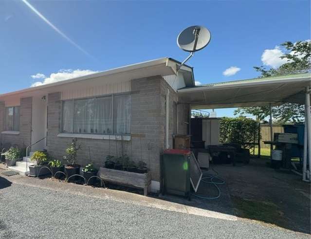 Two bedroom property close to the town centre.