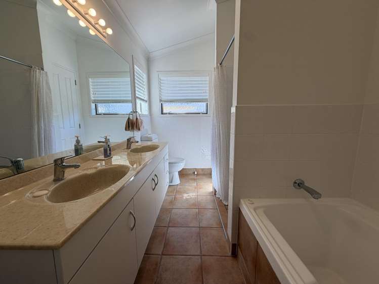 Villa 8/4B The Esplanade Tairua_24