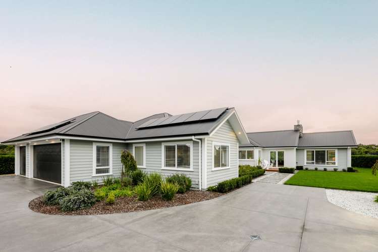 25 Alan Livingston Drive Cambridge_3