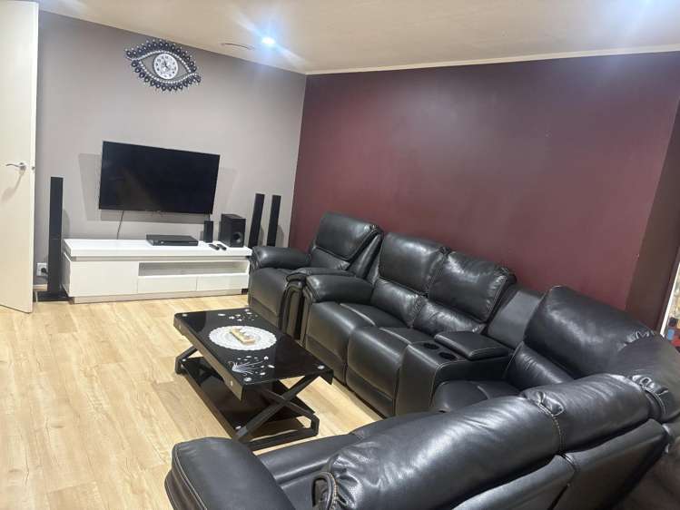 62 Maywood Crescent Glen Eden_1