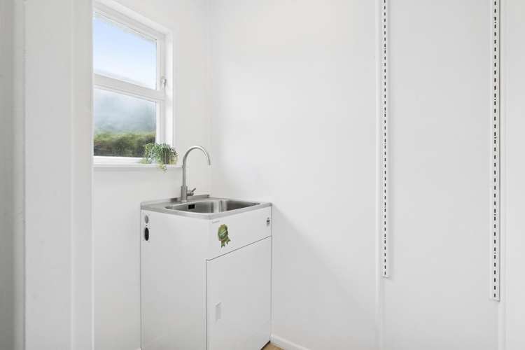 55 Lees Grove Wainuiomata_12