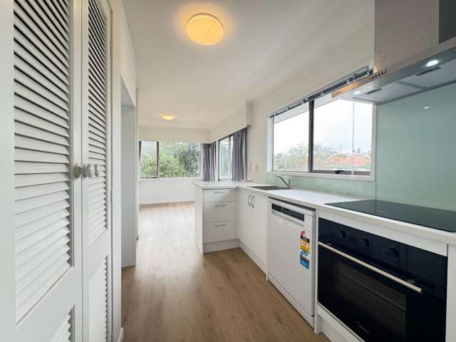 34 Mirrabooka Avenue Botany Downs_4