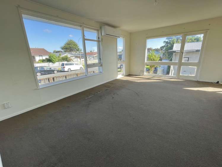 13 Chelburn Crescent Mangere_3