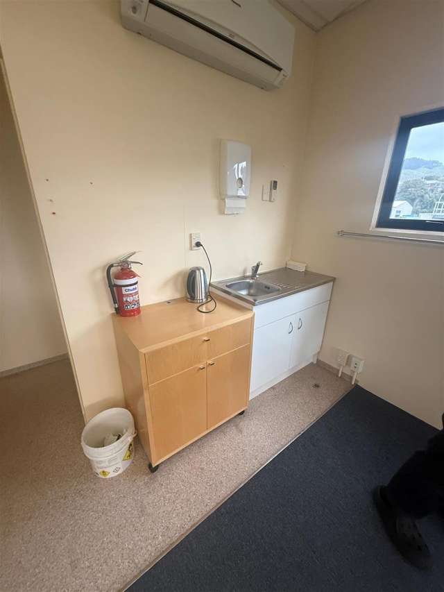 Unit 1, 98 Main Road Tawa_3