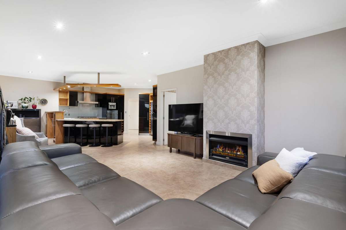 2 Armstrong Farm Drive_4