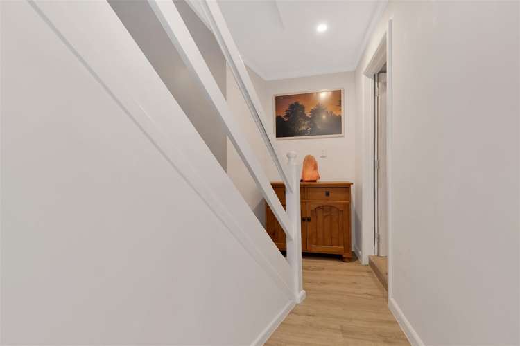 63 Batten Grove The Pines Beach_18