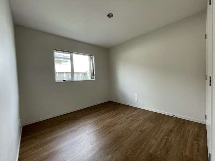 12 John Broad Place Flat Bush_6