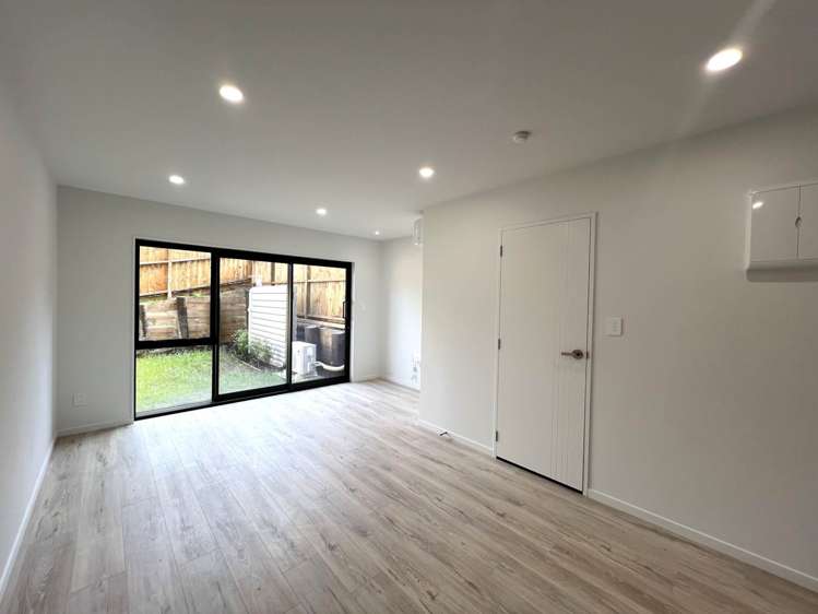 2/16 Reynella Drive Massey_4