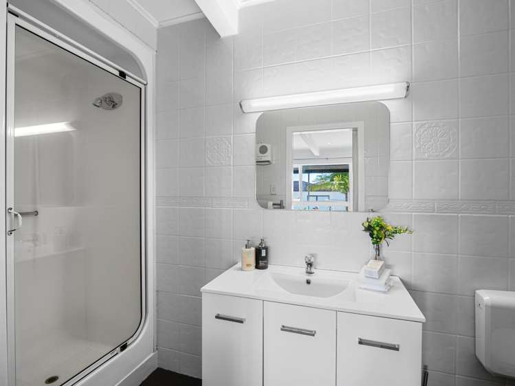 943 East Coast Road Torbay_20