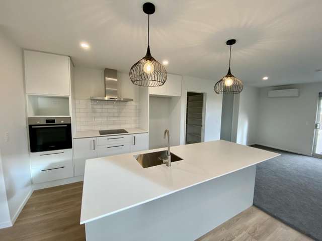 10 Accadia Drive 11103_1