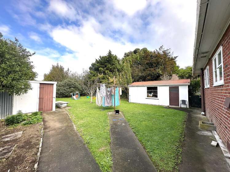 260 College Street West End_8