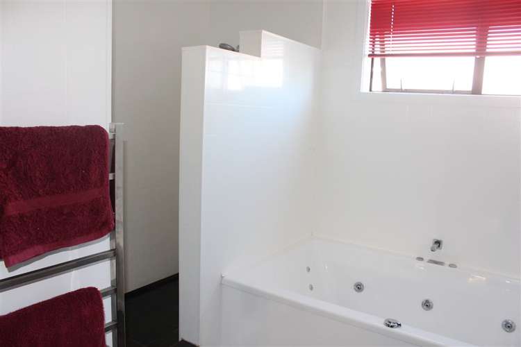 90 Ajax Street Milton_10