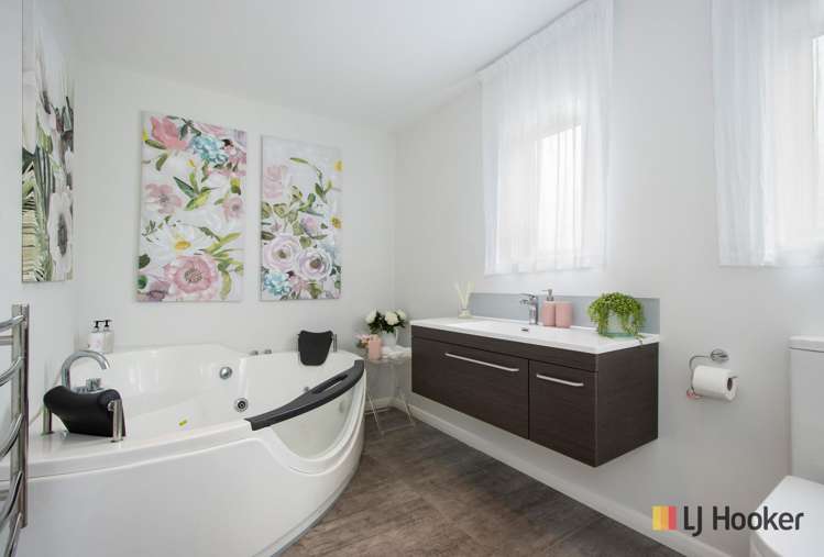 35 Waione Avenue Athenree_5