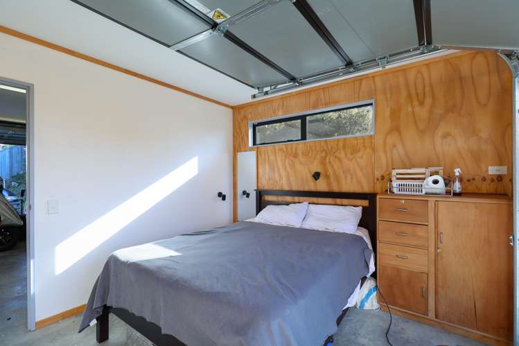 45 Saint Lawrence Street Toi Toi_25