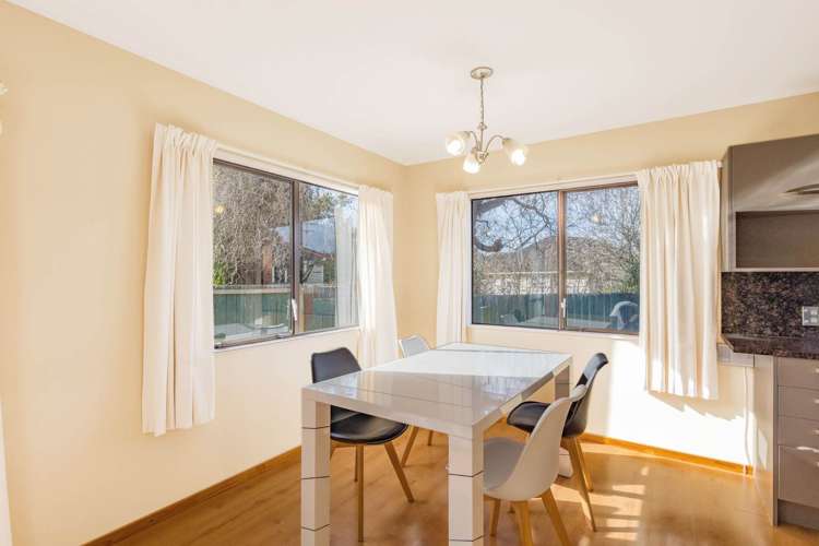 2/12 Eskdale Road Birkdale_7