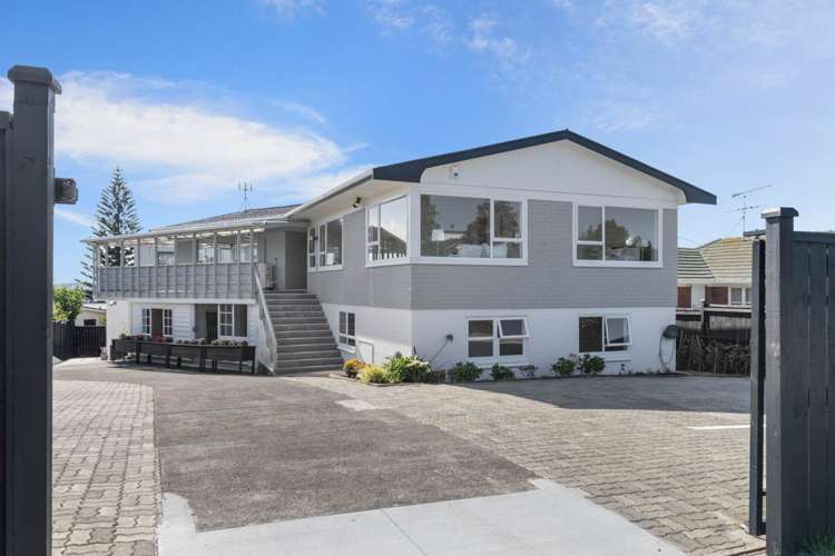 20 Chatsworth Crescent Pakuranga Heights Manukau City Houses for Sale One Roof