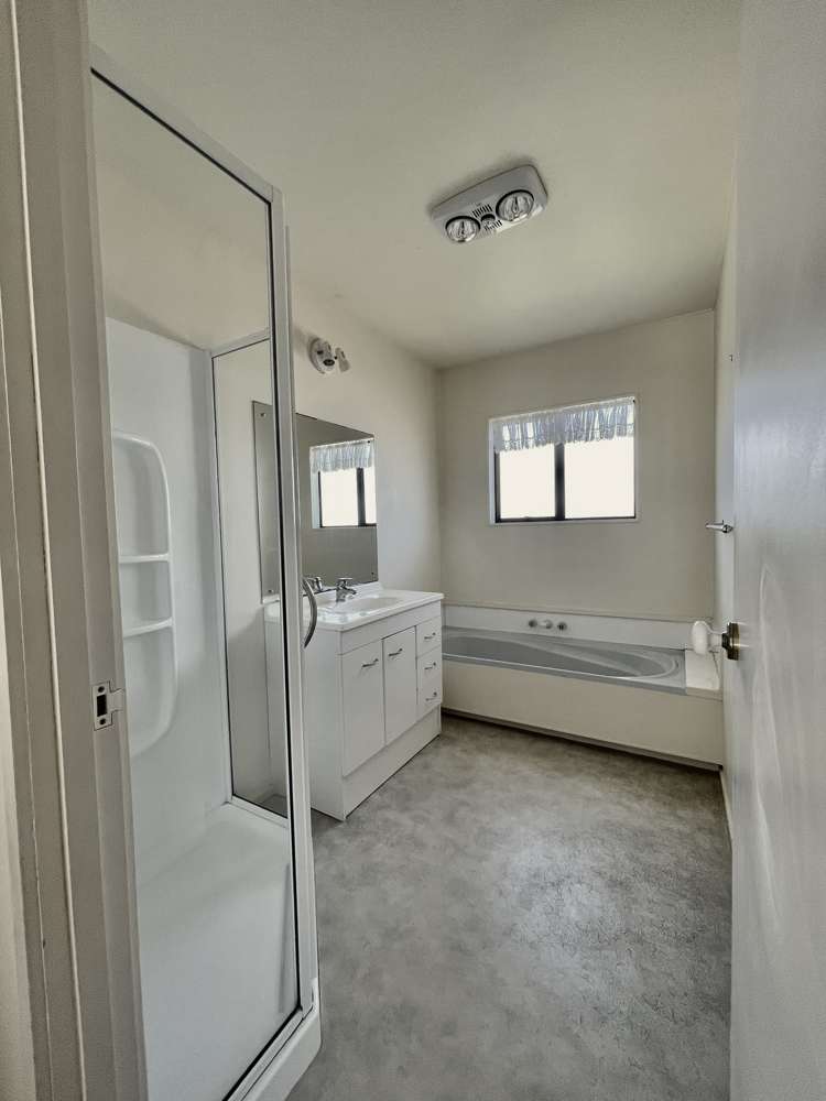 111b Rosario Crescent Red Beach_9