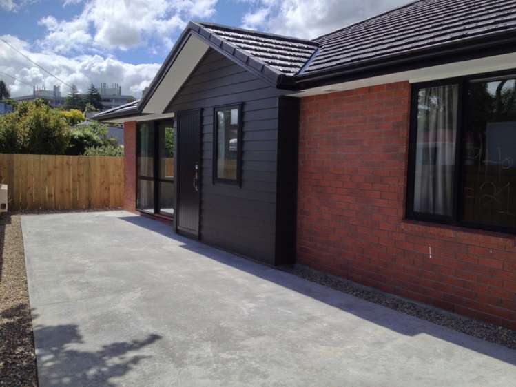 2/7 Vesty Avenue Hillcrest_0