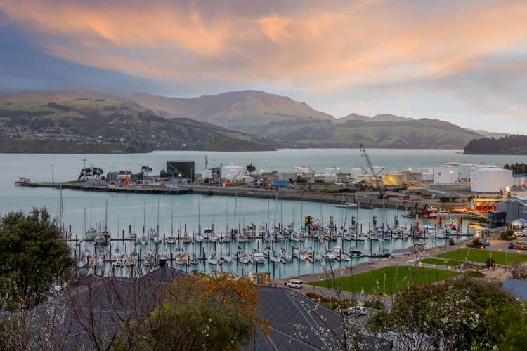 13 Cunningham Terrace Lyttelton_19