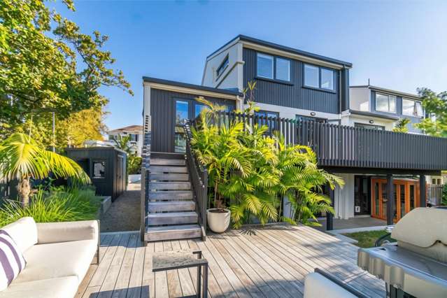 Declared Reserve Auction below $3,200,000